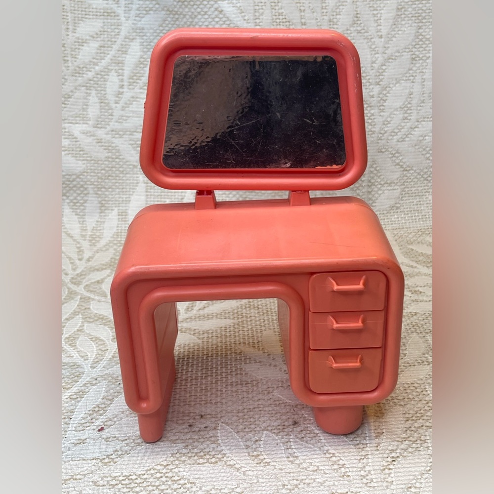 vintage Barbie vanity set from the 1977 Barbie Dream House